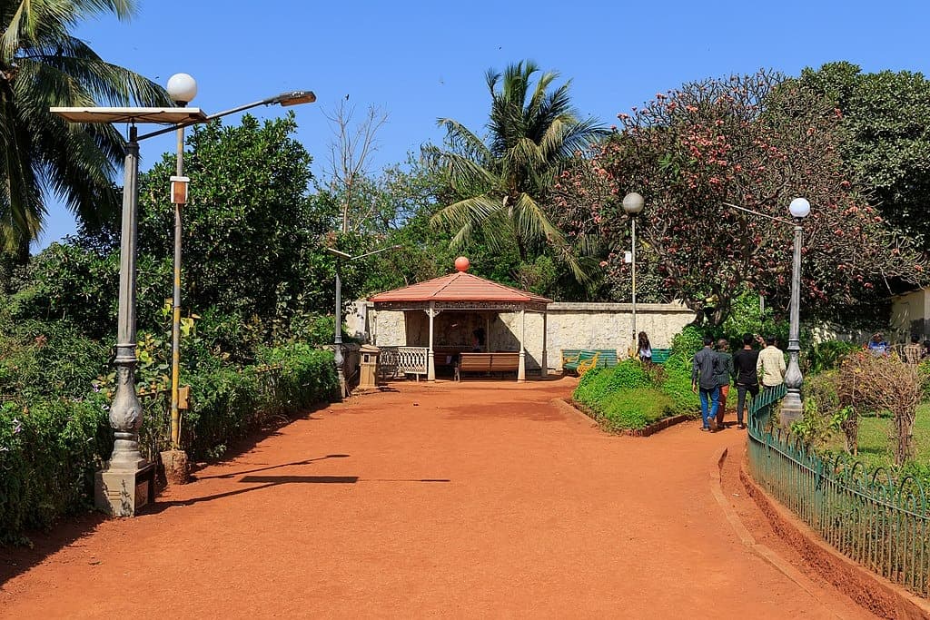 Hanging Gardens & Kamala Nehru Park