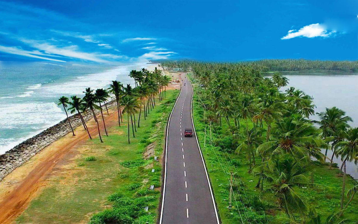 MARAVANTHE BEACH: On one side of road is river, Other side is Arabian sea!  Beautiful scenic drive! - 7 Wonders of karnataka - Medium