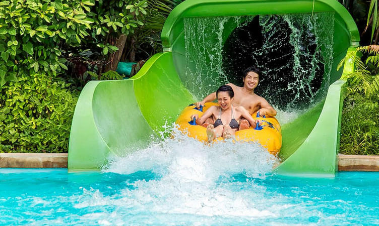 Have Some Fun With Your Partner at Adventure Cove Waterpark