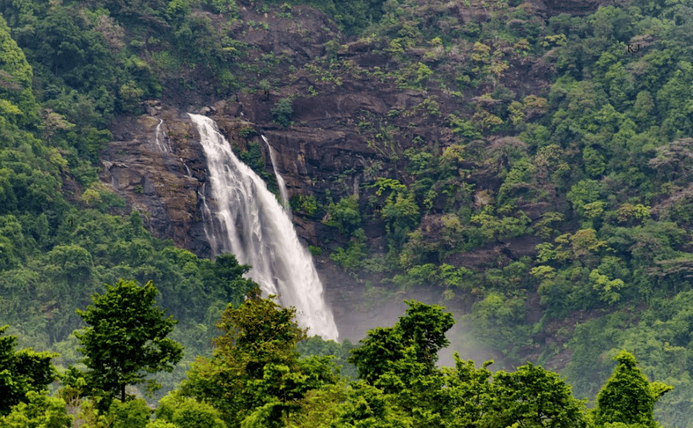 Koosalli Waterfalls, Kundapur (450 km from Bangalore)
