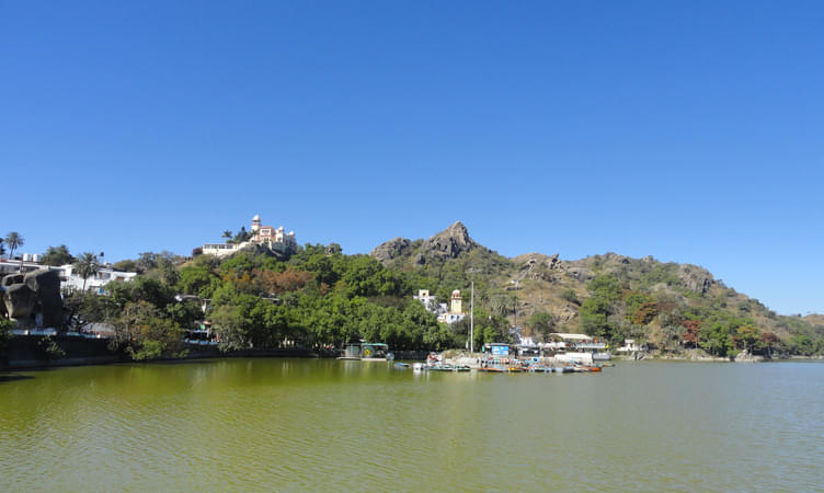 Mount Abu, Rajasthan (494 km from Jaipur)