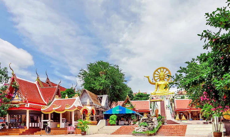 Wat Phra Yai