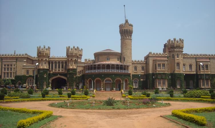 Get Mesmerized by the Bangalore Palace