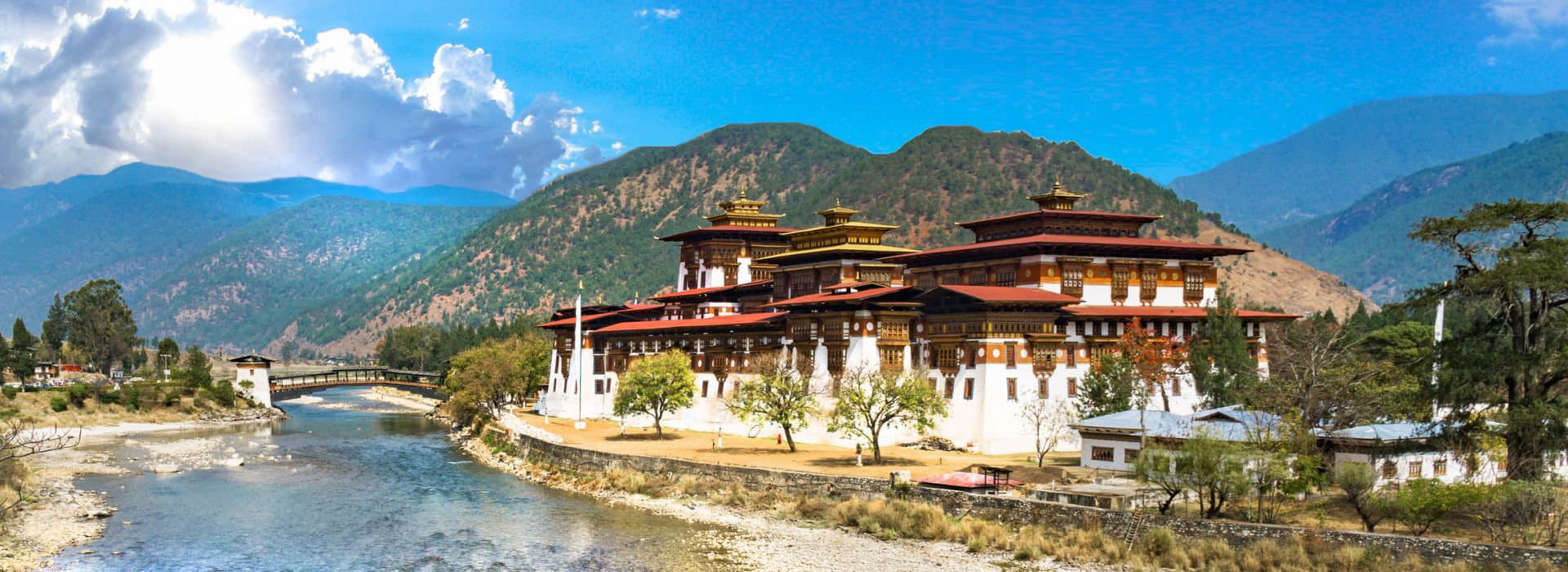 15 Best Places to Visit in Bhutan in December - {{year}}