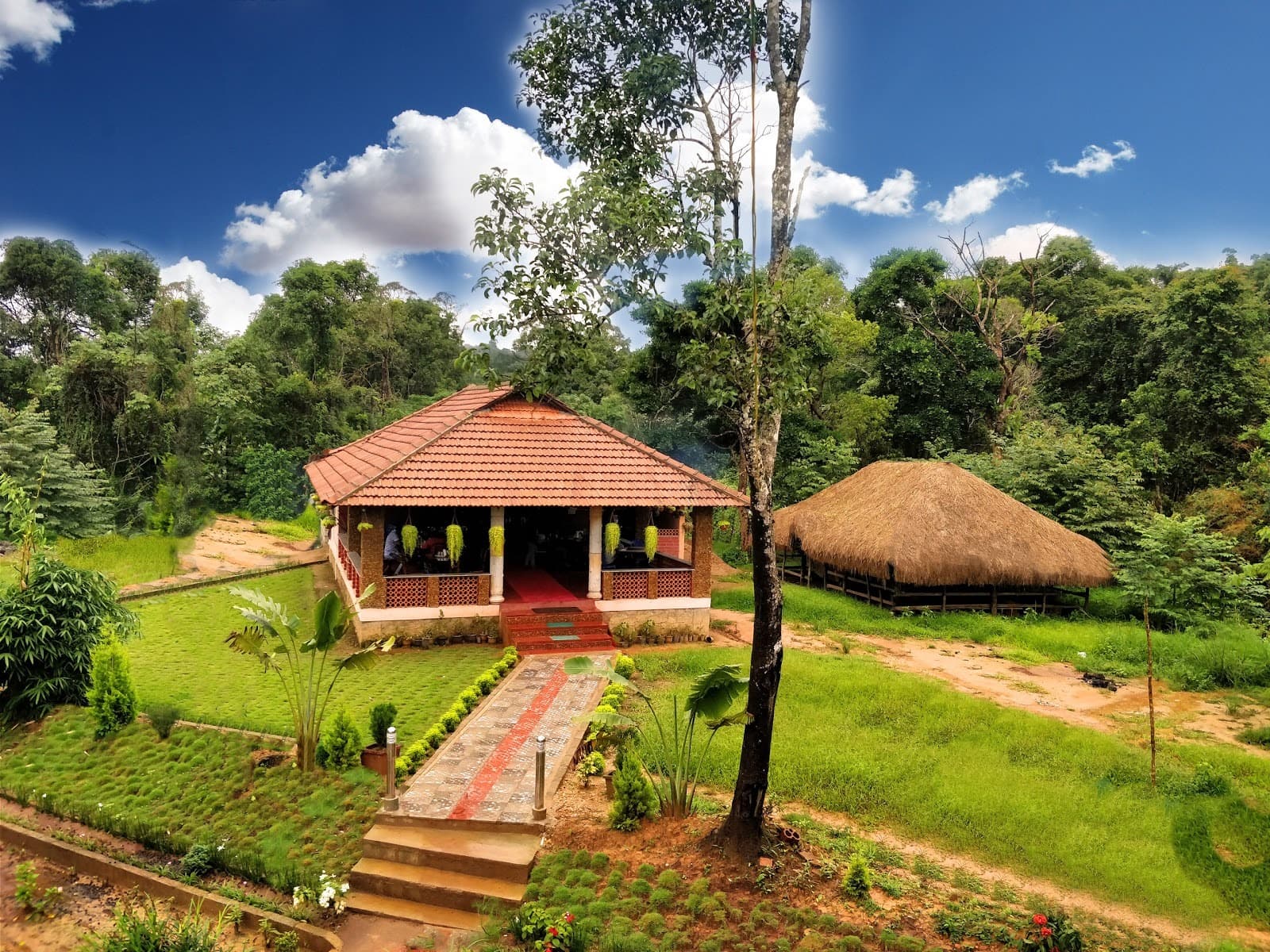  10 Homestays Near Mullayanagiri | Get Upto 50% Off