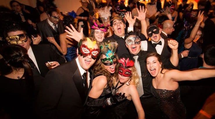 Soak in Festive Glamour at Fariyas Resort’s NYE Event