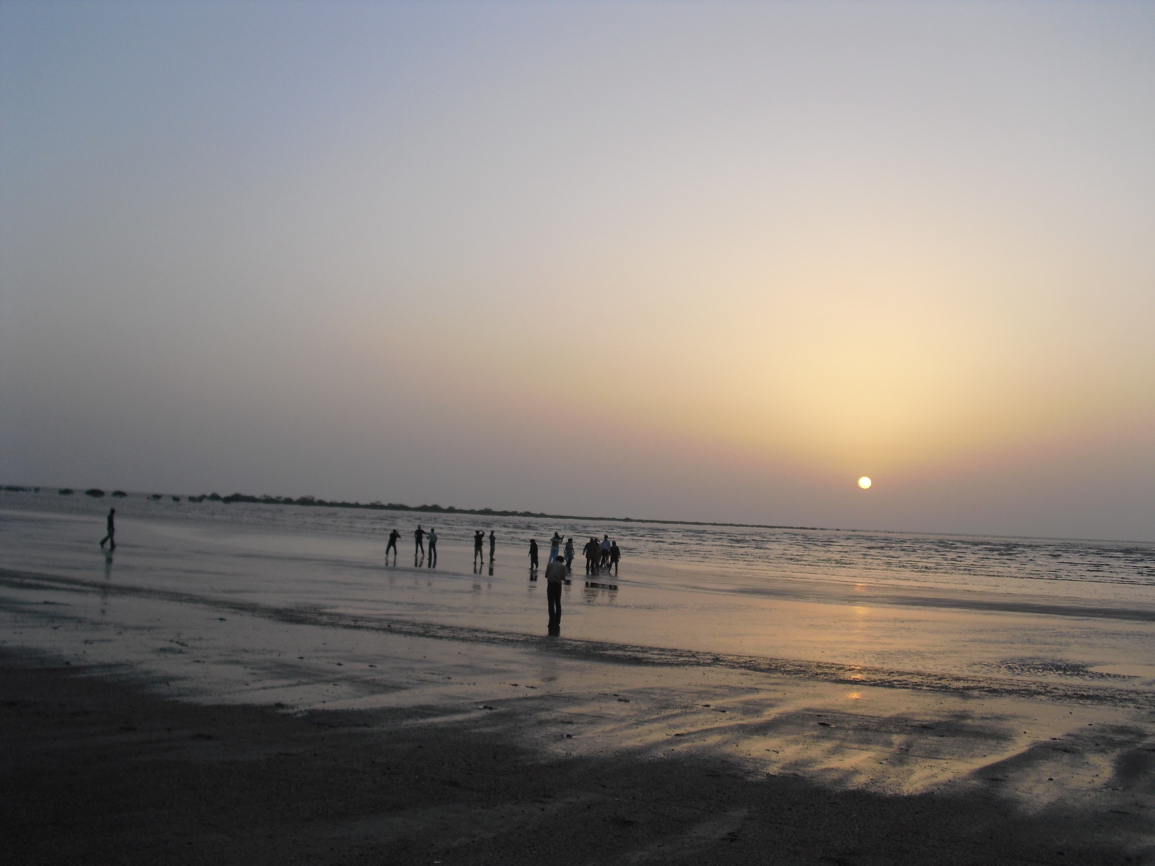 Dahanu-Bordi Beach (142 Km From Mumbai)