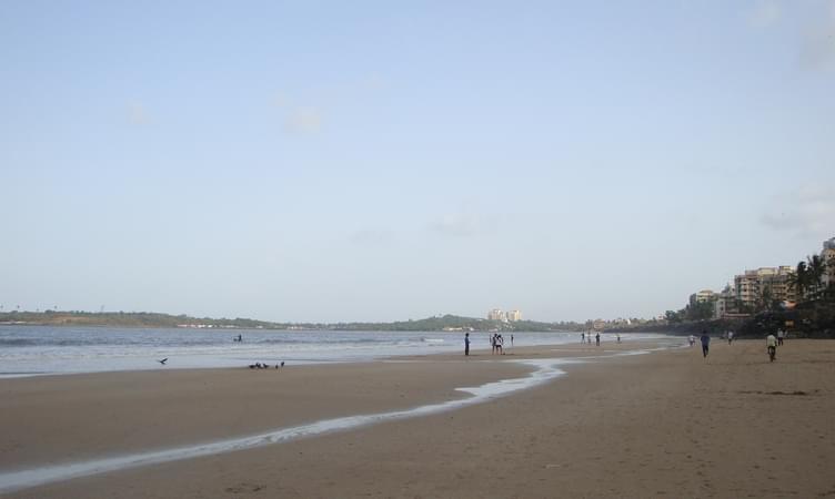 Versova Beach (160 Km From Pune)