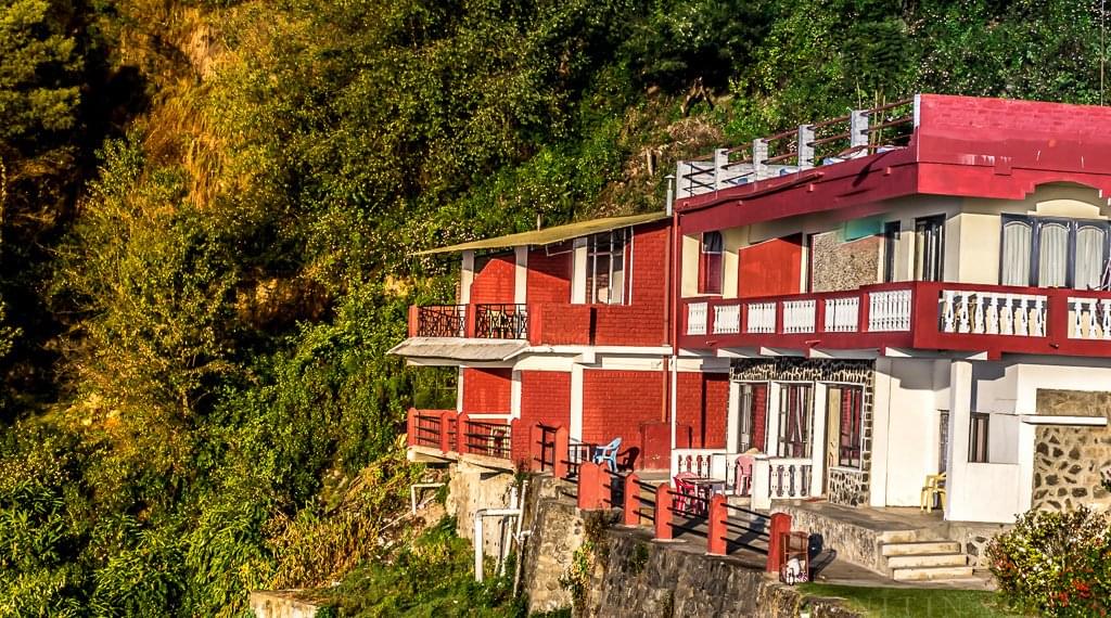 Cottage Stay with Waterfall Trek in Kodaikanal