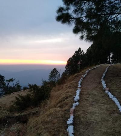 Snow Cliff Resort, Lansdowne