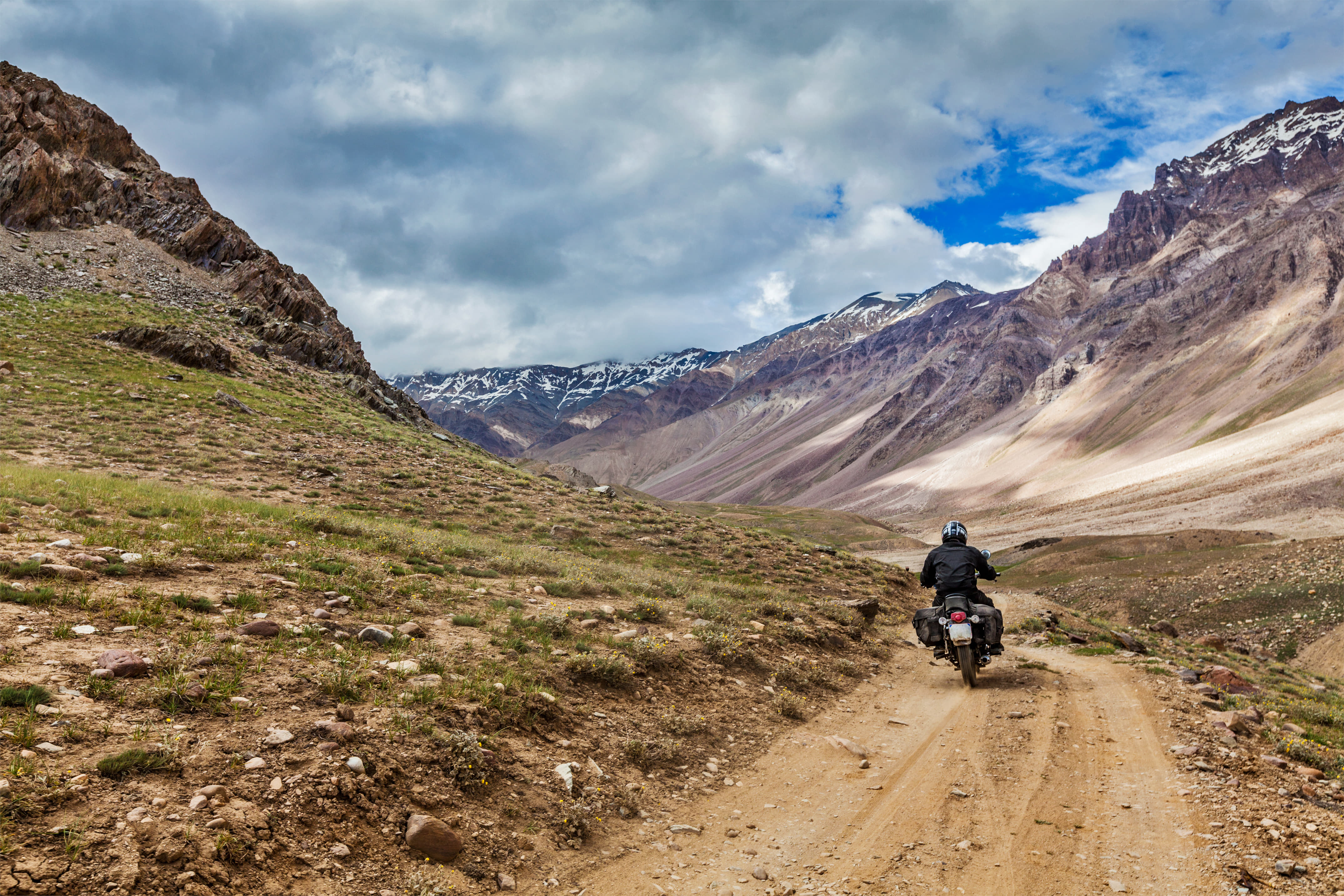 Shimla to Spiti Valley: Travel Guide with Road Conditions {{year}}