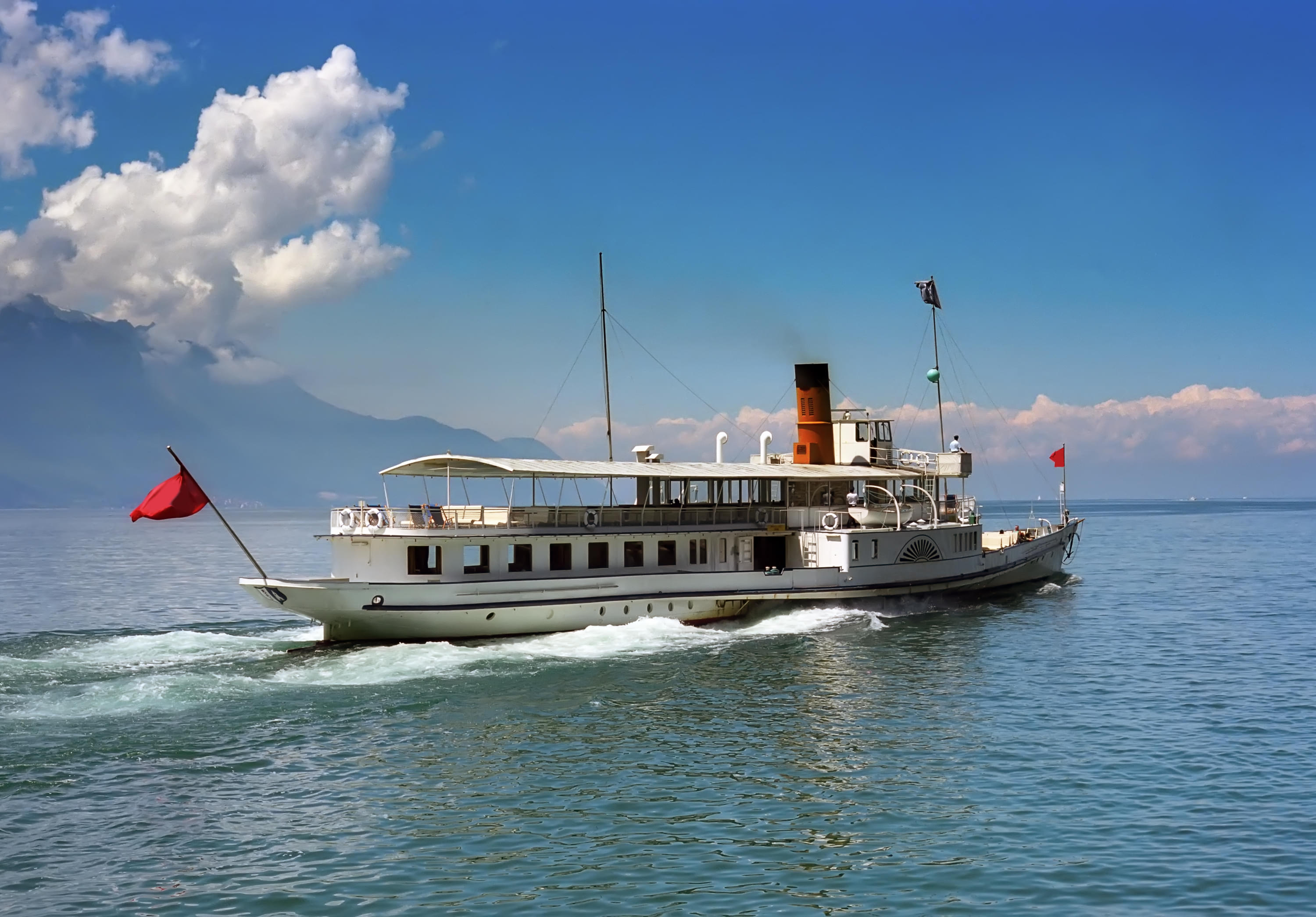 Geneva City Tour and Boat Cruise | Book Now @ Flat 28% off