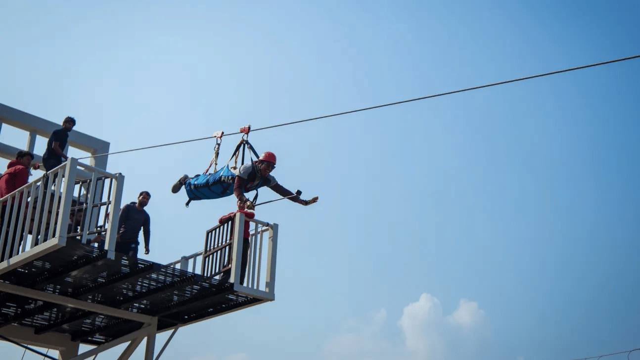 zip lining