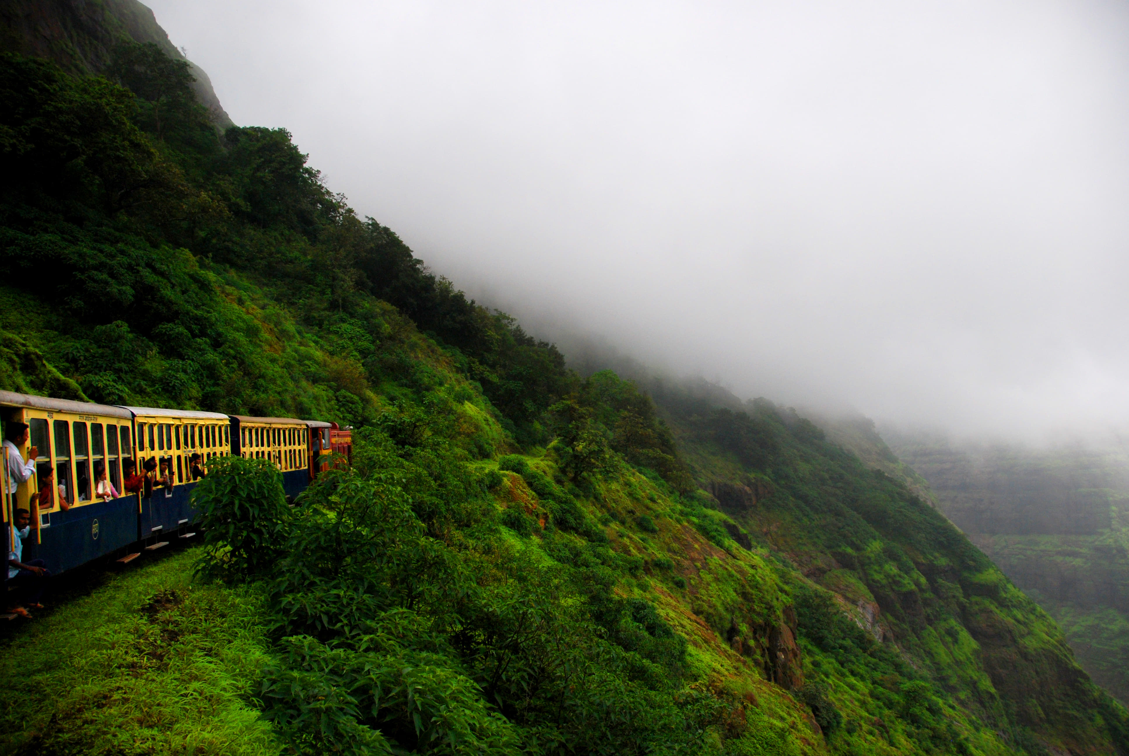 20 Hill Stations near Surat {{year}}: Distance, Best Time & Activities