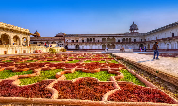 Witness The Serenity Of Humayun's Mosque