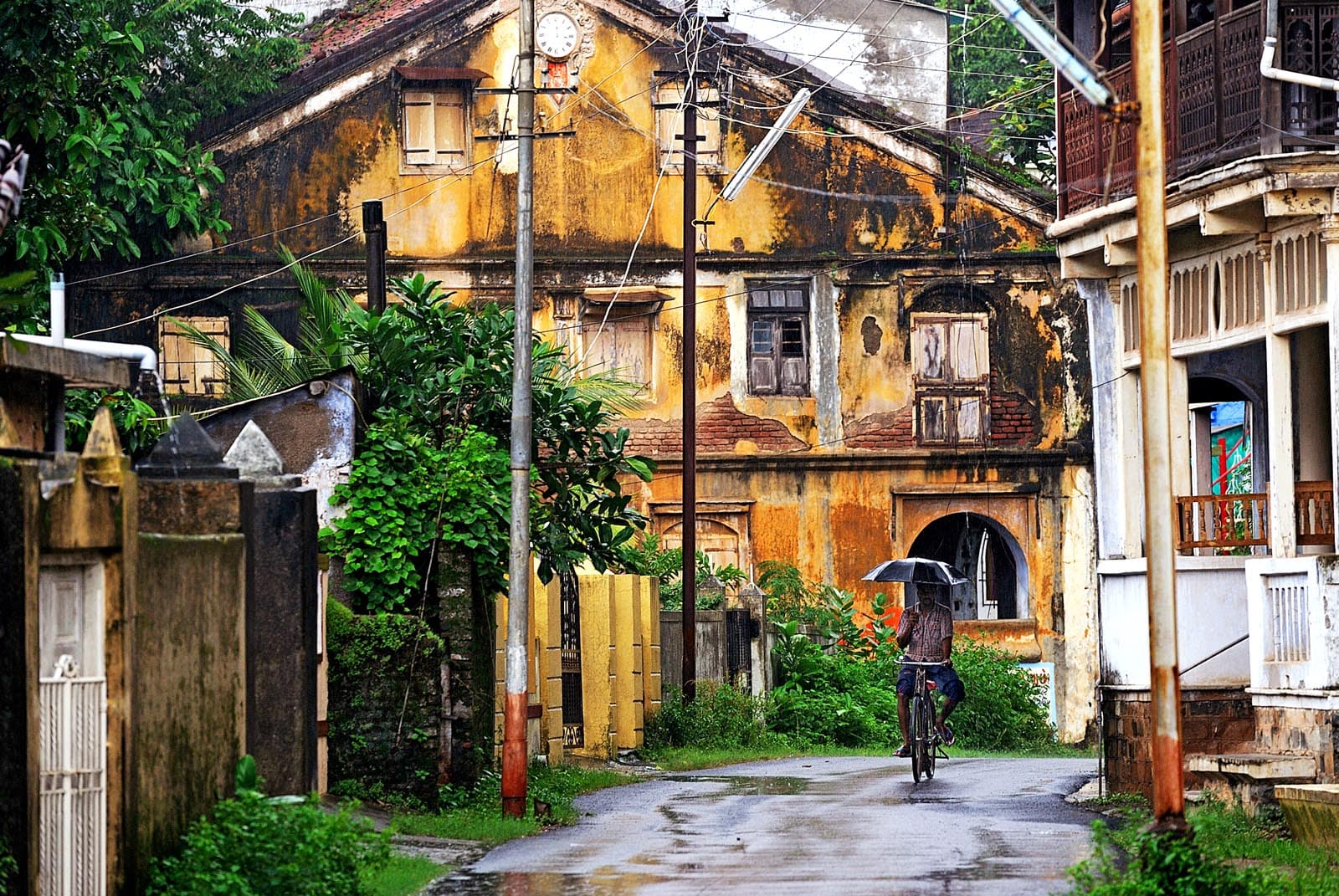 30 Places to Visit near Surat: {{year}} (Updated with Distance)