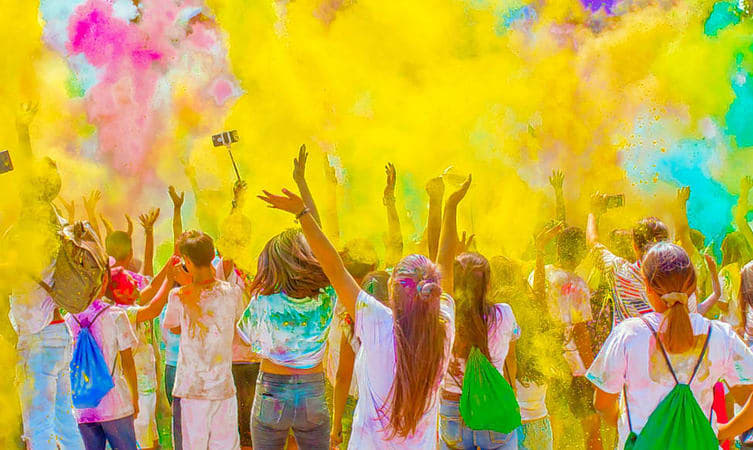 Zoofari Holi Messfest