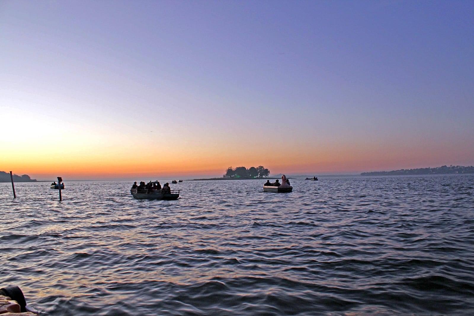 Image of Beautiful view of Upper lake, Bhopal, Madhya Pradesh,  India.-JV862188-Picxy