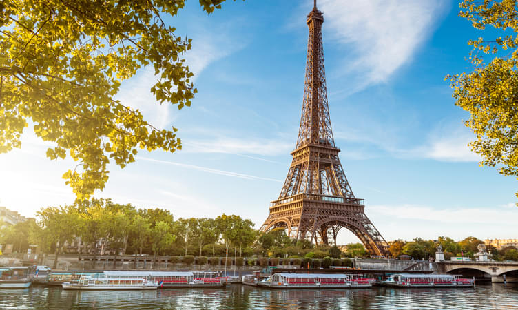 Visit the Famous Landmark - Eiffel Tower