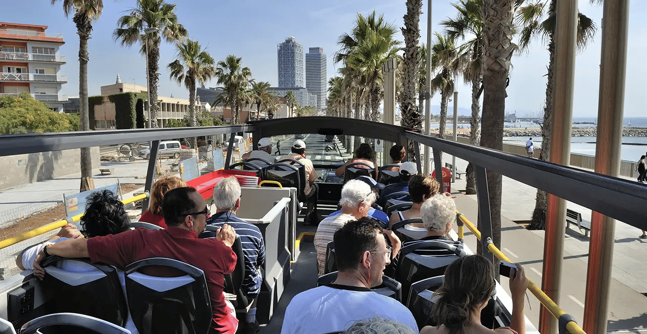 Barcelona Hop on Hop off Bus, Book @ Flat 19% off