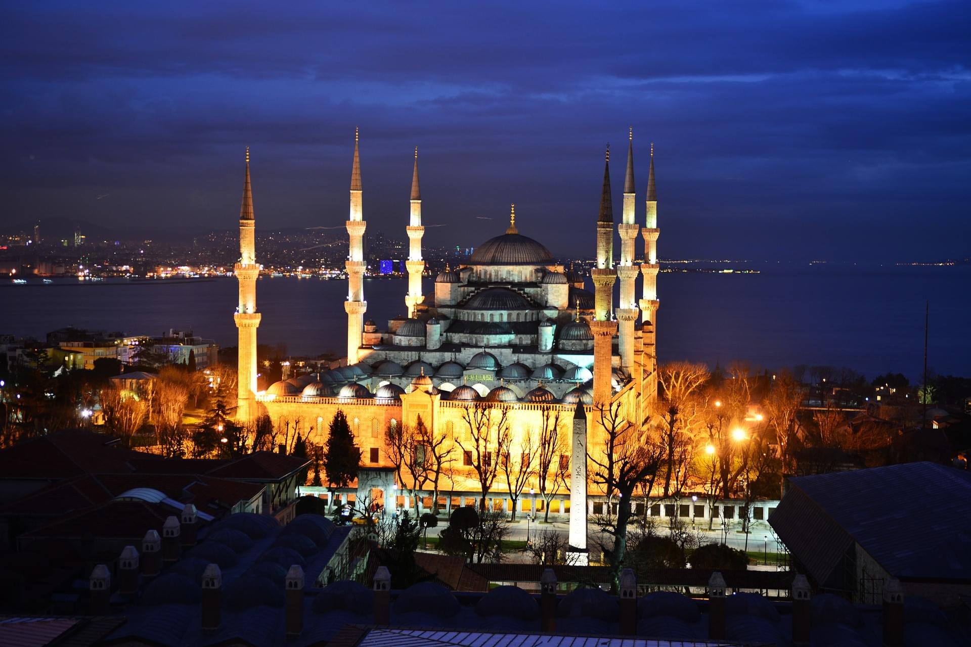 20 Places to Visit in Istanbul at Night 2024 Updated