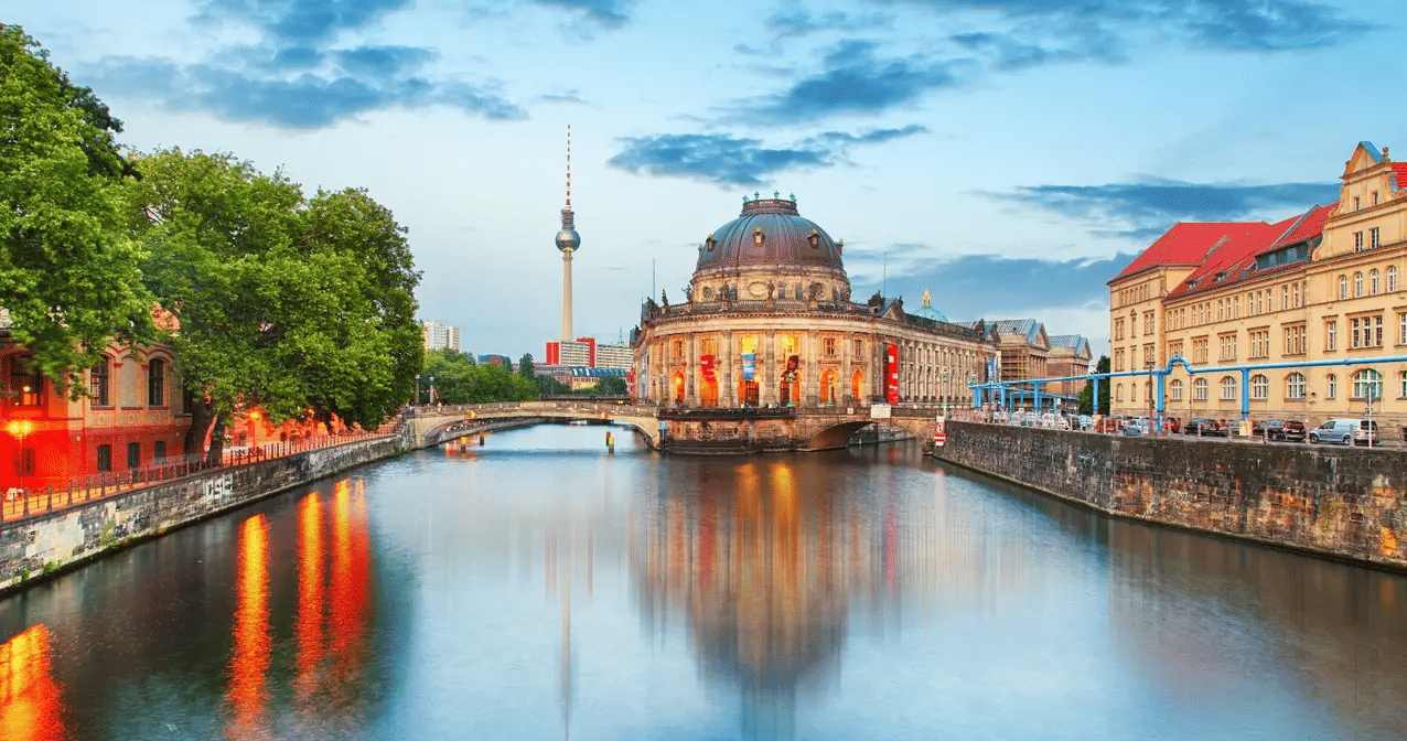 Berlin Hop on Hop off Bus with River Cruise, Book @ Flat 20% off