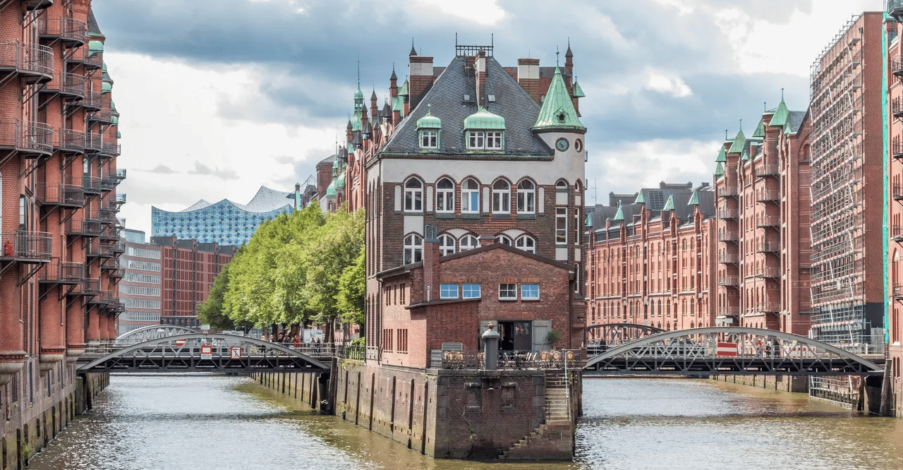 Warehouse District Hamburg & Elbphilharmonie Walking Tour