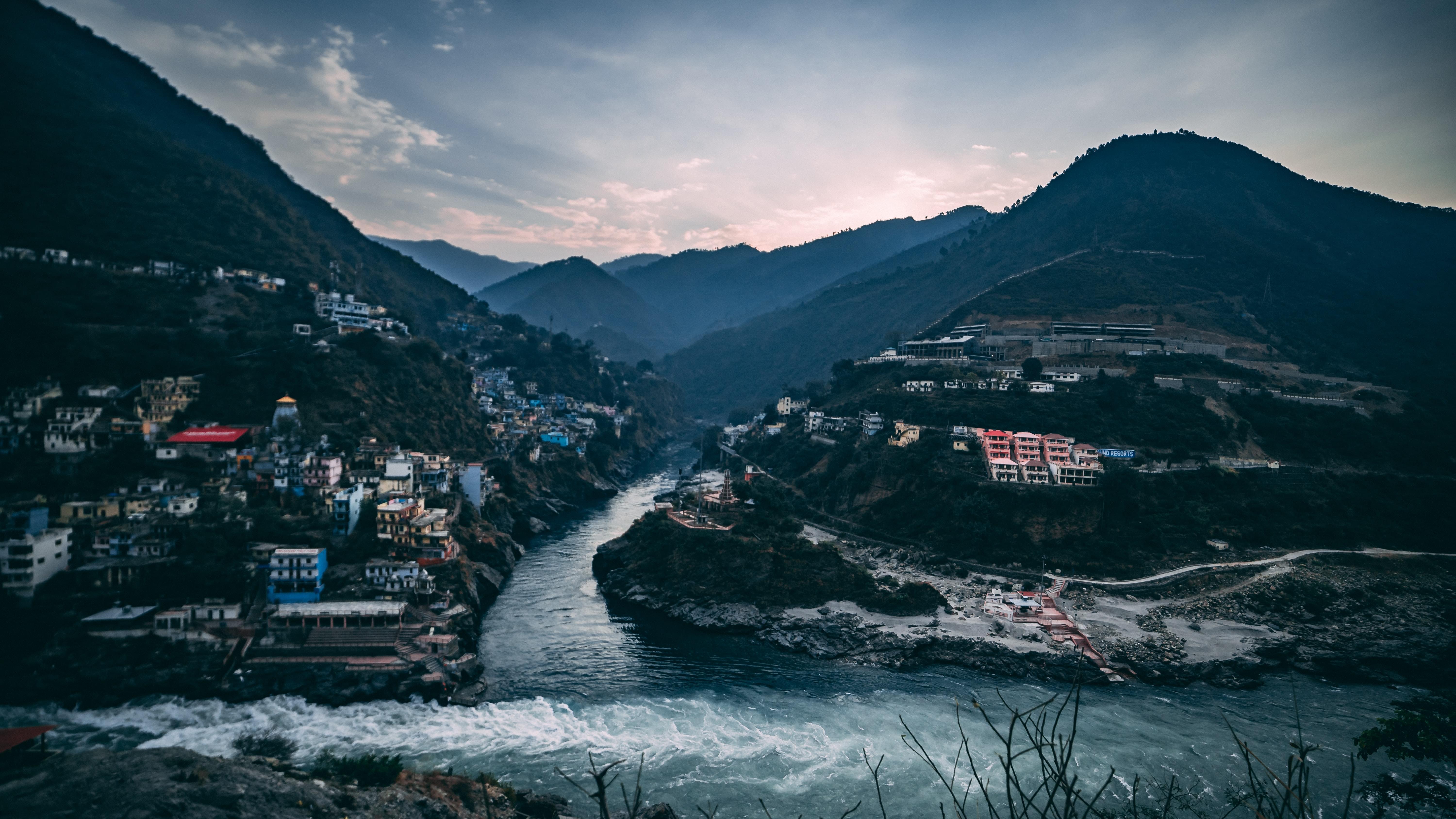 Lakshman Jhula, a bridge crossing the Ganges at Muni Ki Reti, near Rishikesh,  Tehri Garhwal district, Stock Photo, Picture And Rights Managed Image. Pic.  ACX-ACP102079 | agefotostock