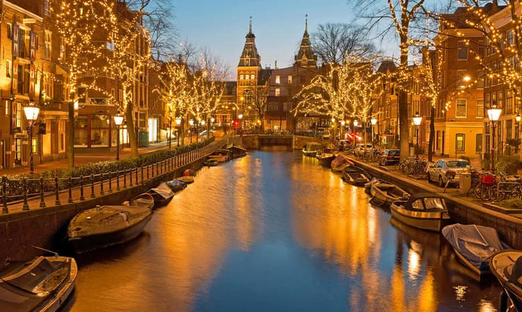 Experience the Artworks at Amsterdam Light Festival