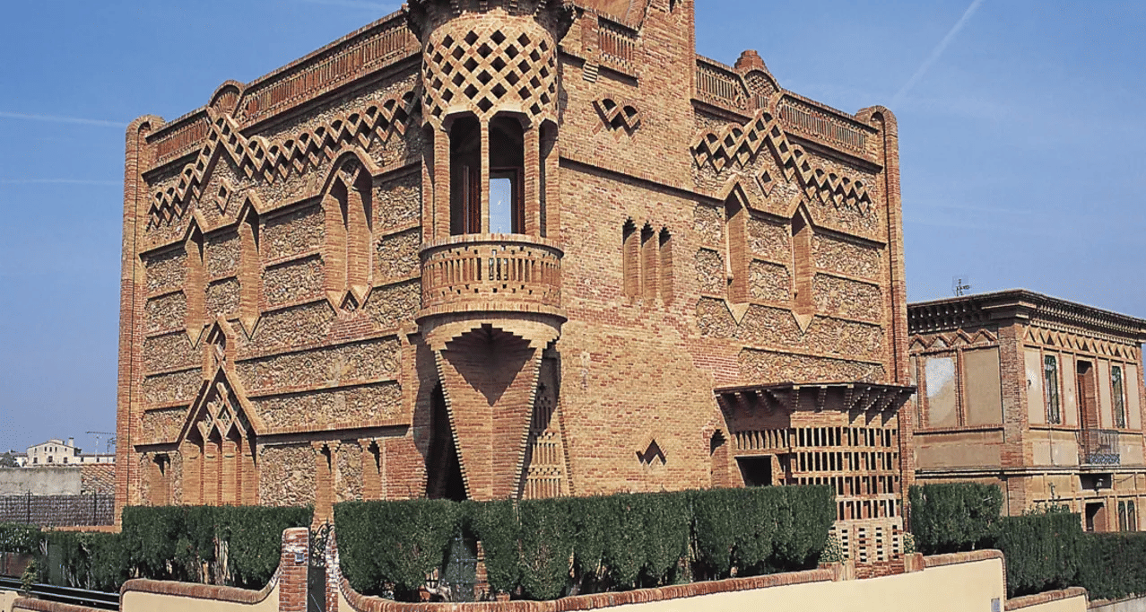 Cripta De La Colonia Guell Tickets, Book Now @ Flat 17% off