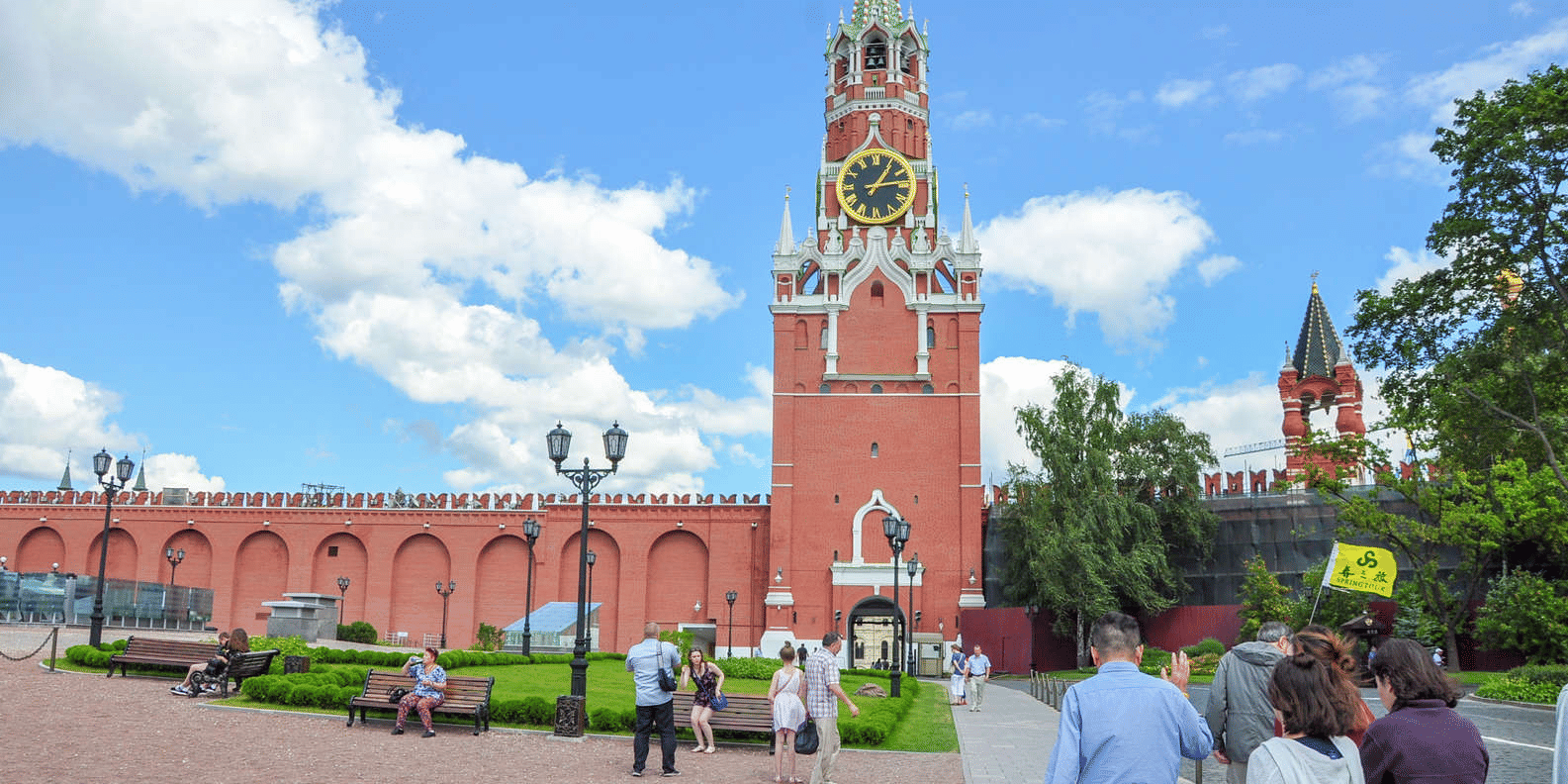 Moscow Kremlin and Red Square with Metro Tour, Book @ Flat 9% off