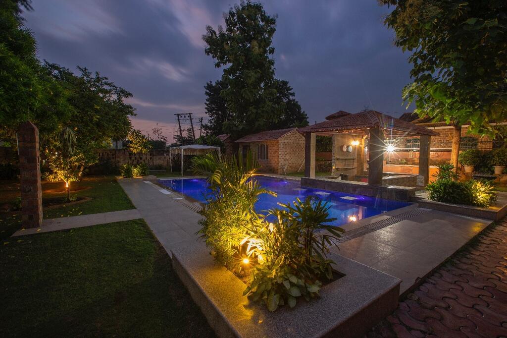Poolside Farmhouse Villa Gurgaon