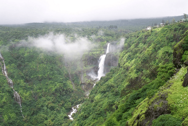 Mumbai to Mahabaleshwar Bus Tour Package | Flat 20% off