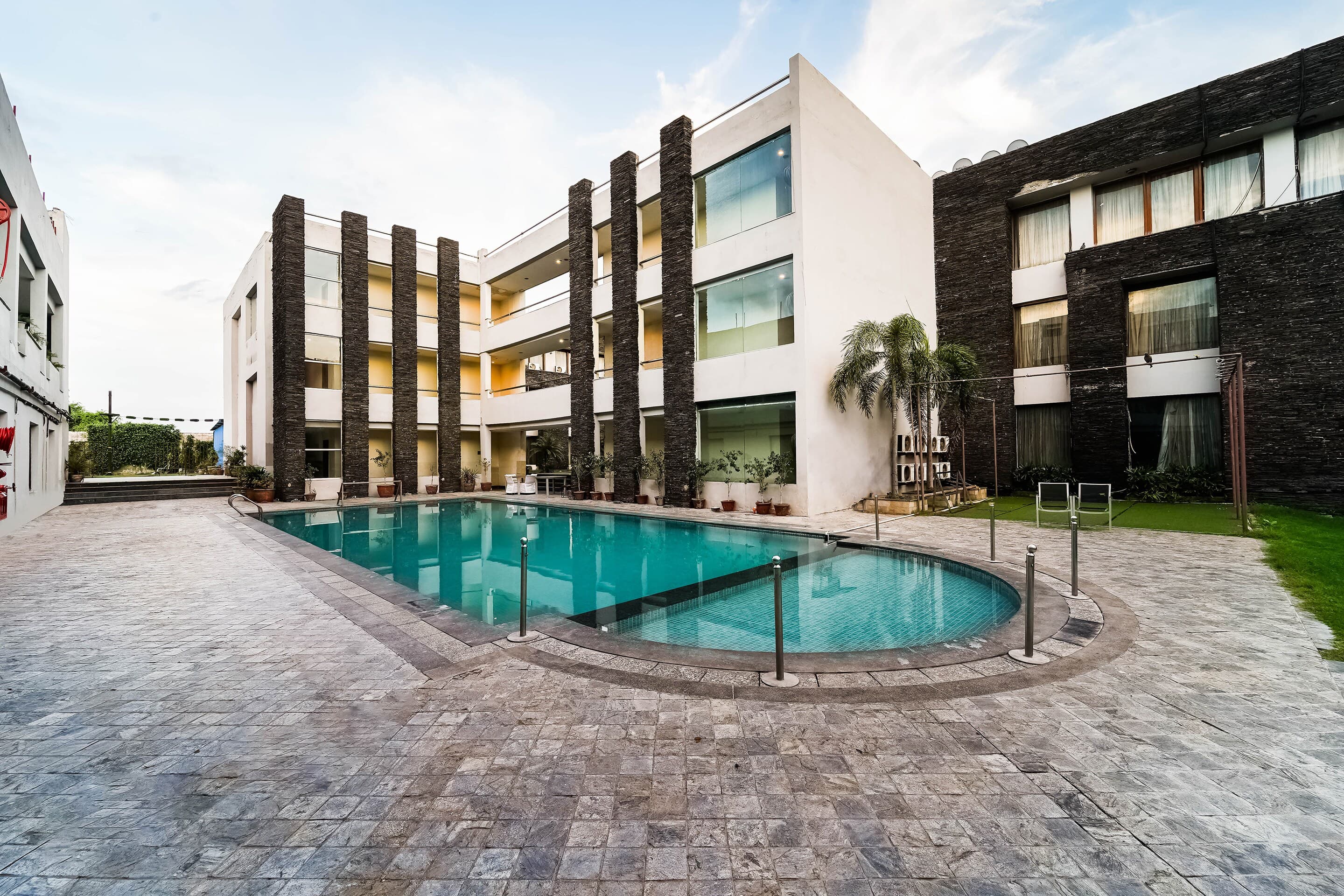 Hans Resorts, Rewari | Book Online @ Flat 43% off