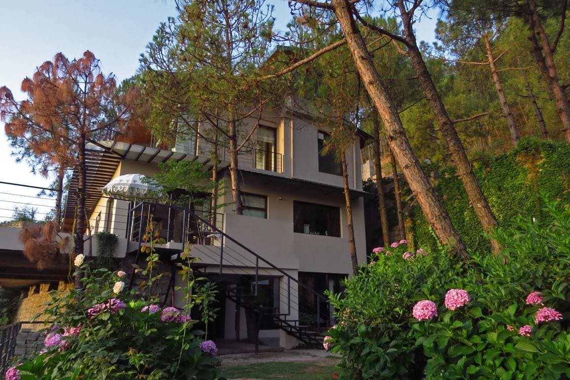 Seclude, Kasauli | Book Online @ Flat 43% off