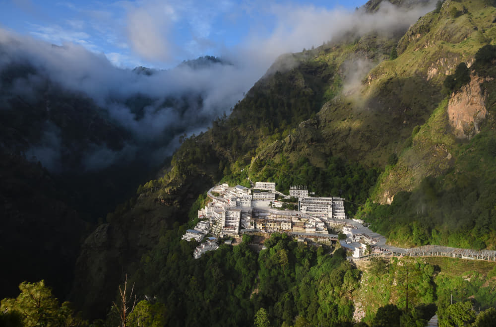 Vaishno Devi Tour Package from Mumbai 2022 | Flat 12% off