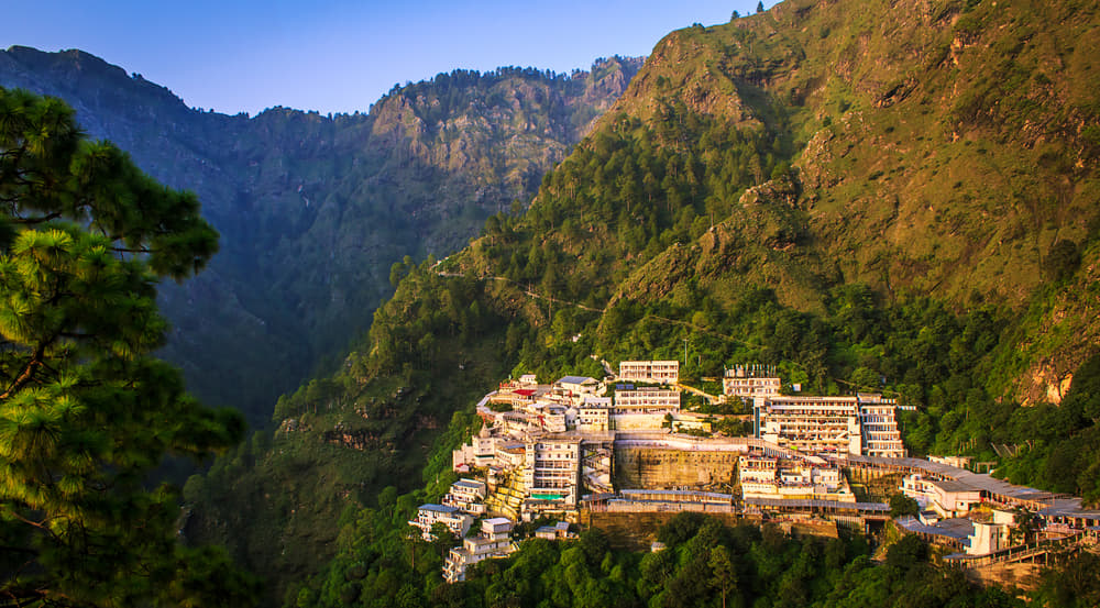 Delhi to Vaishno Devi Train Package 2022 | Flat 15% off