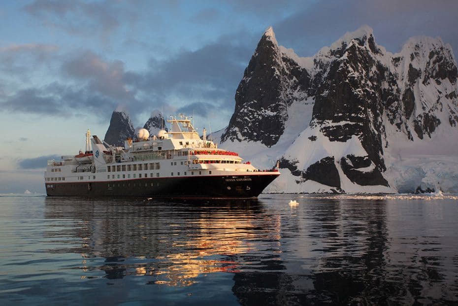 Antarctica Expedition Cruise - through the Drake Passage