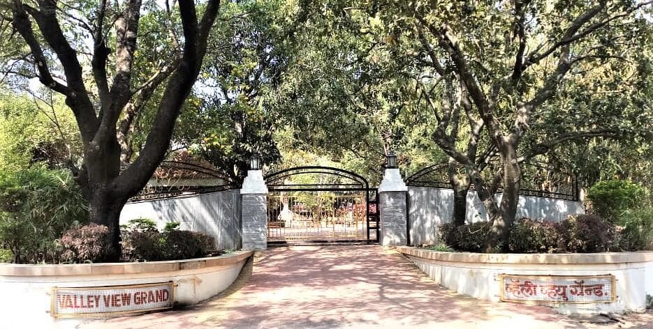 Valley View Resort | Flat 9% off