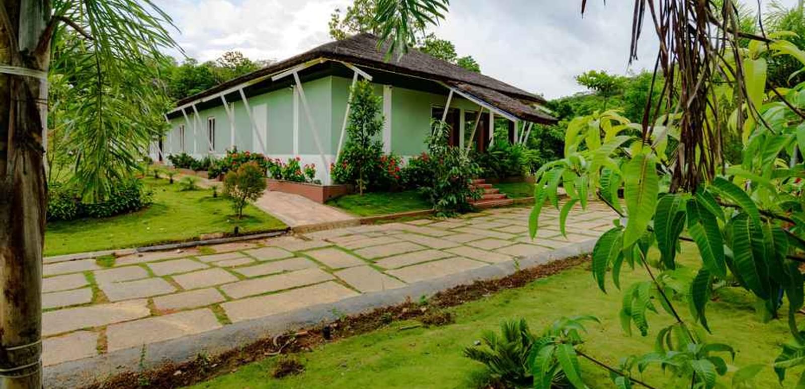 Whistling Woods Resort, Dandeli Book Flat 11 Off