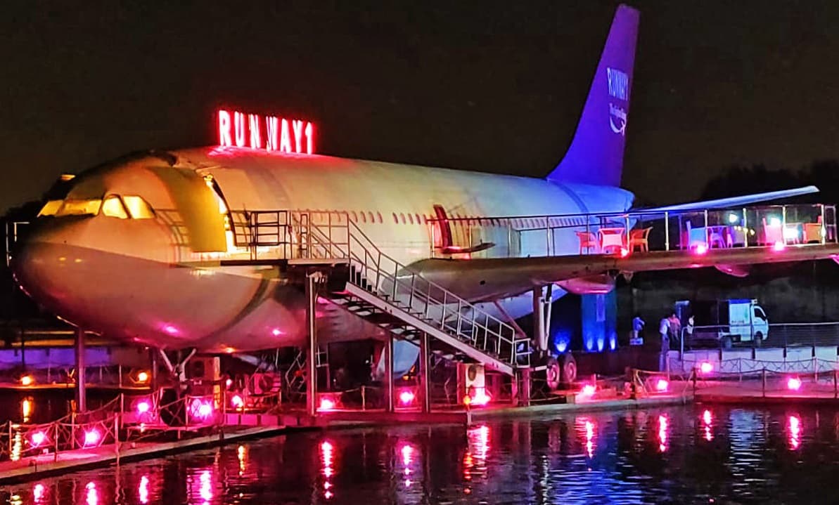 Romantic Candlelight Dinner on Aircraft Wings, Delhi