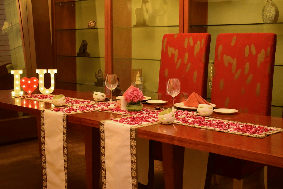 Private Candlelight Dinner at Taj Vivanta, Delhi