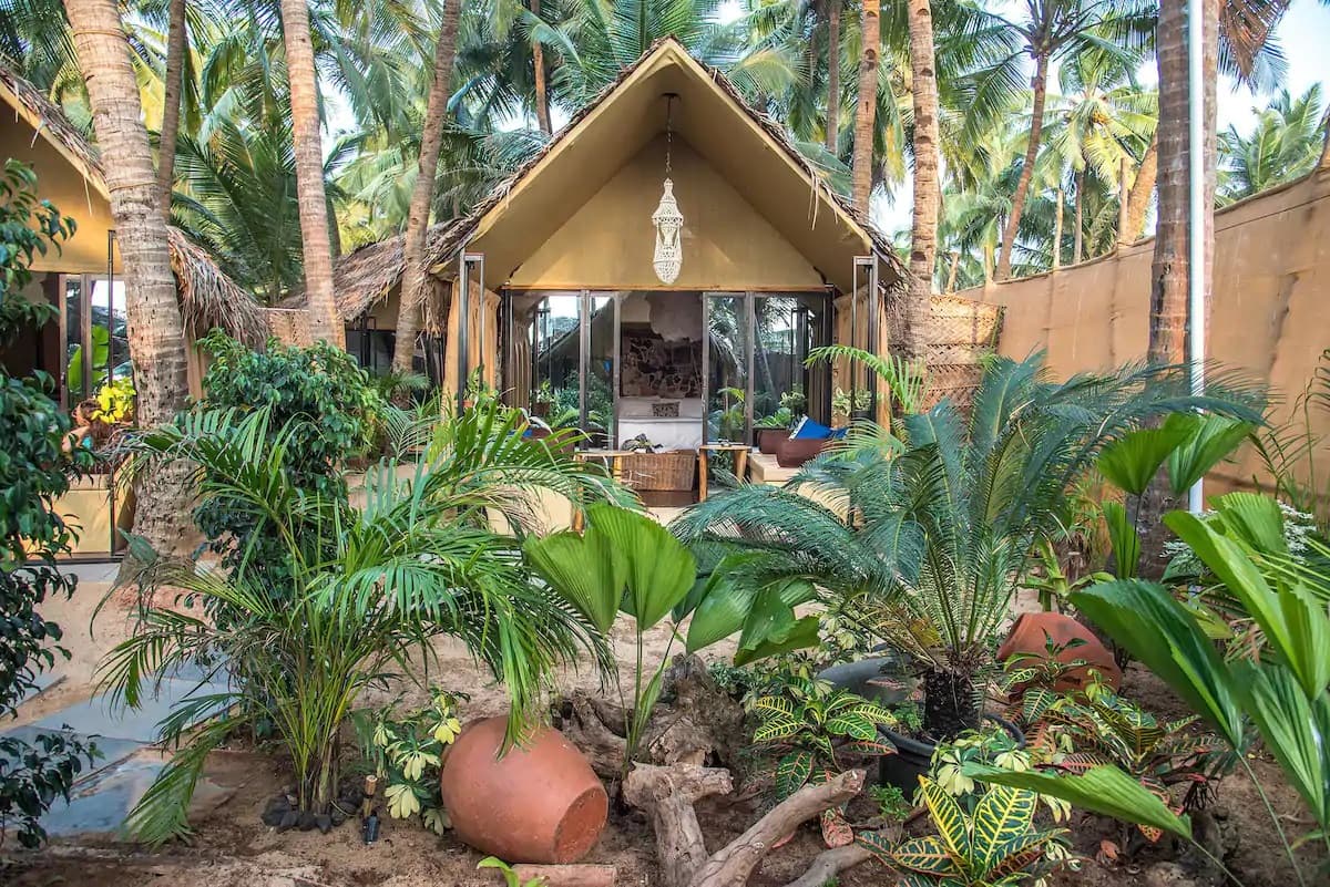 Luxurious Beachside Hut Stay Amidst Palm Trees in Goa