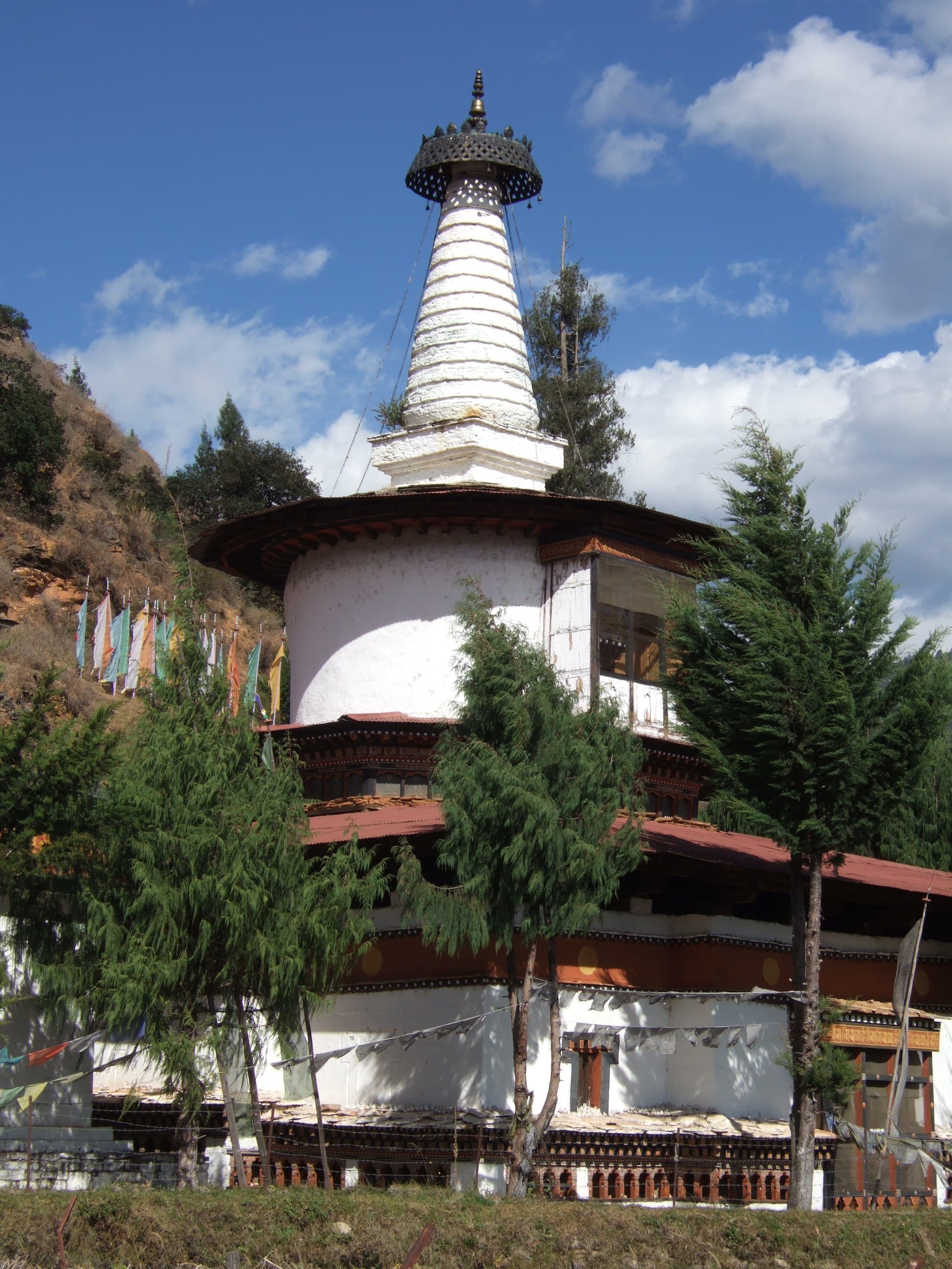 Pray at Jangtsa Dumtseg Lhakhang