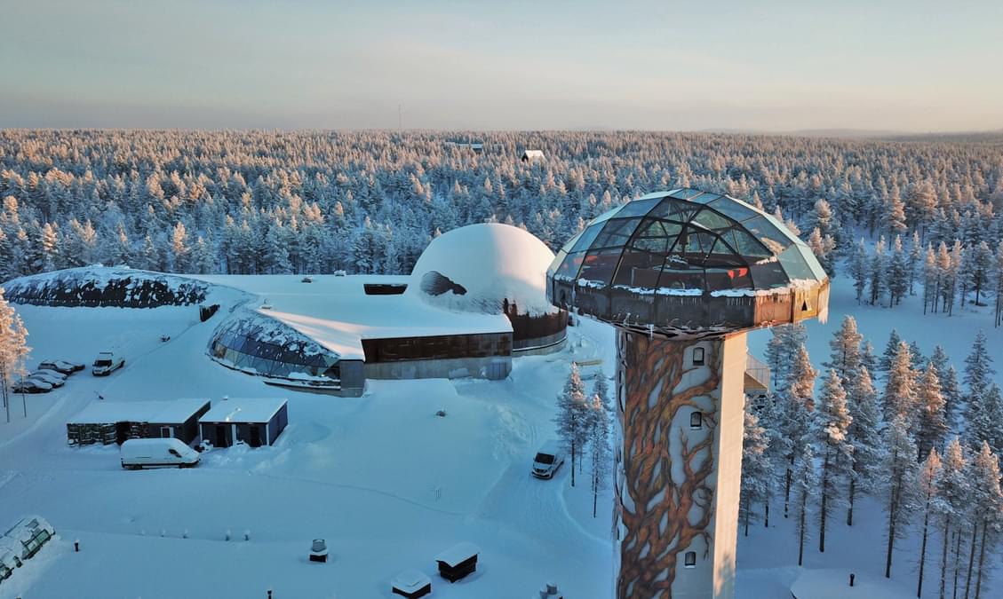 10 Best Glass Igloos in Finland to Watch Northern Lights!