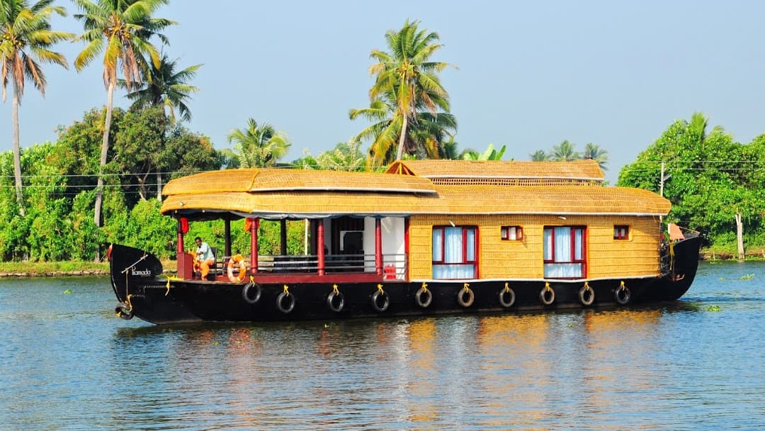 ToursinIndia Alleppey Houseboat