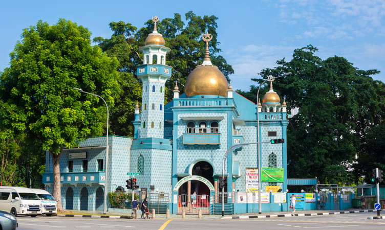 Explore the Historical Jamae Masjid