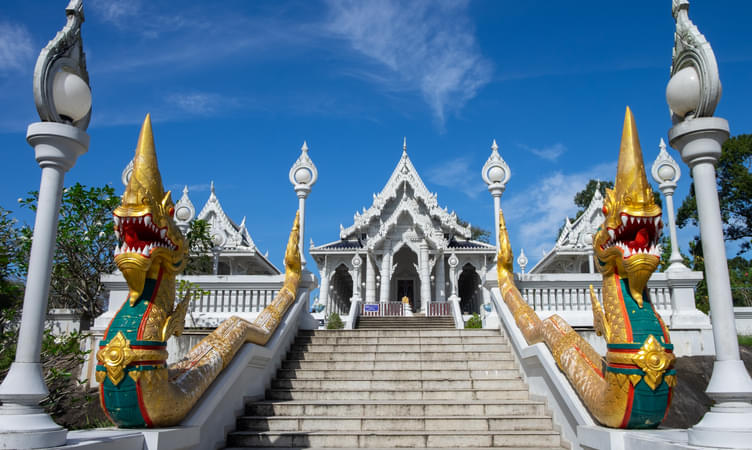 Check Out Wat Kaew Temple