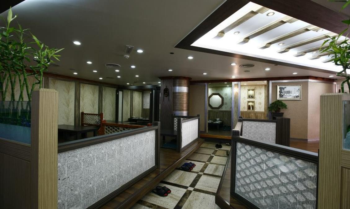 10 Best Karaoke in Dubai To Enjoy Music With Food!