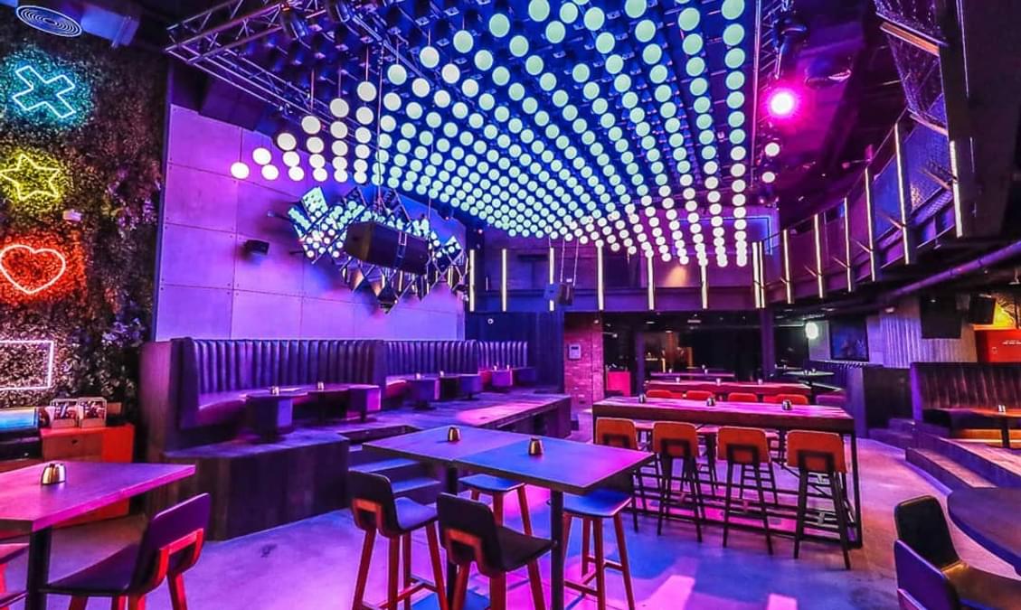 10 Best Karaoke in Dubai To Enjoy Music With Food!